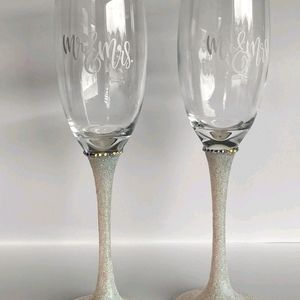Mr. & Mrs. champagne glasses